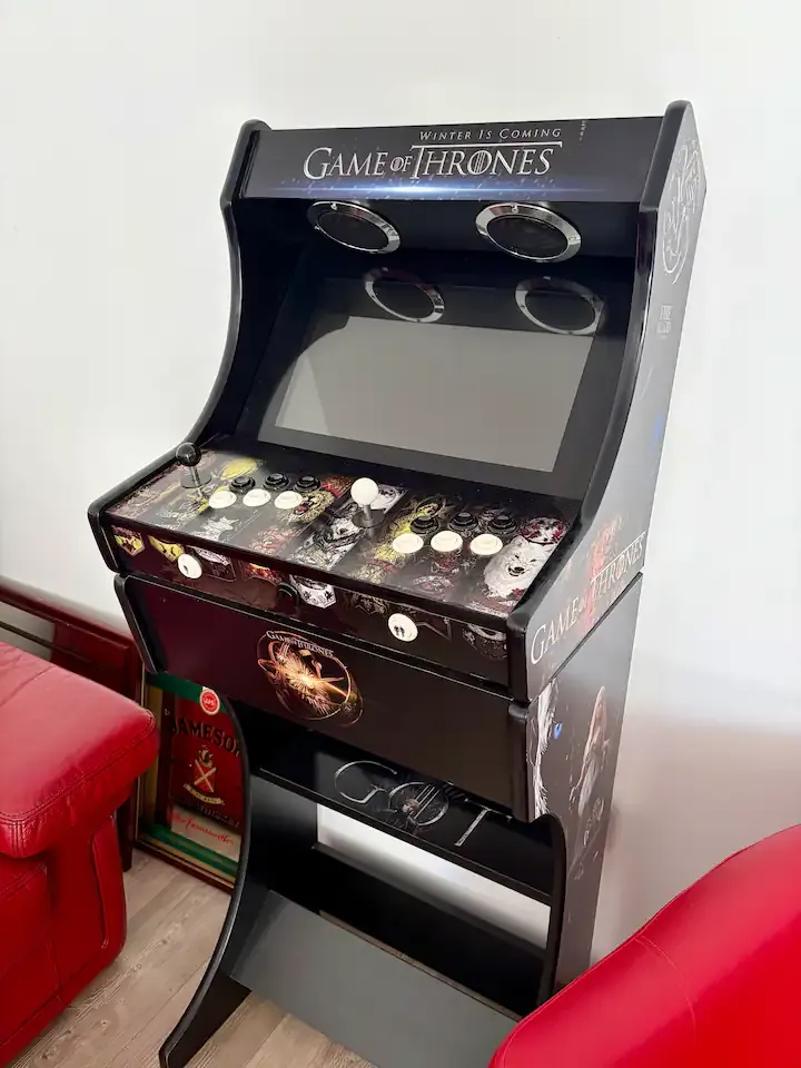 La borne d’arcade de la salle de jeux